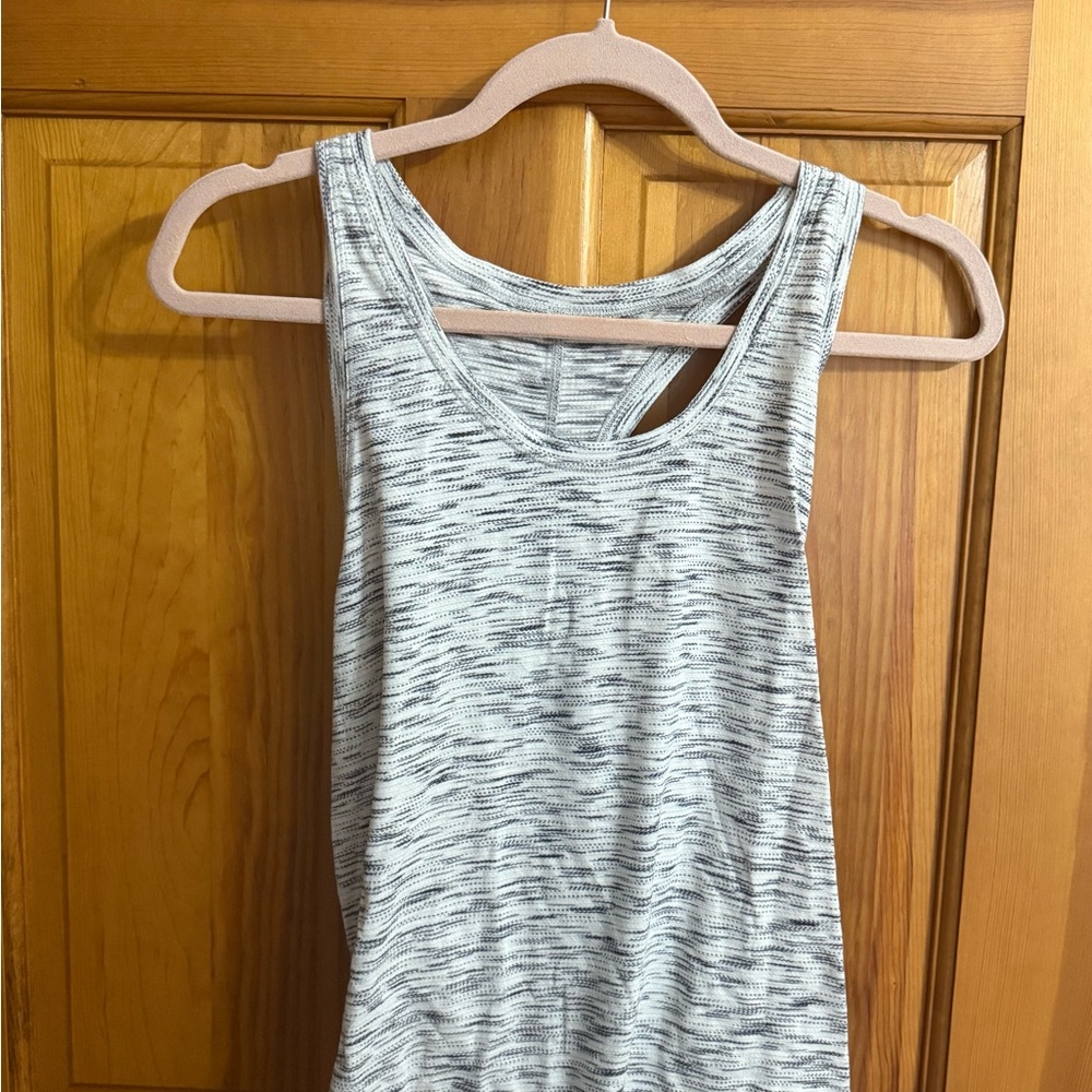 Lululemon Athletica Gray Patterned Tank Top